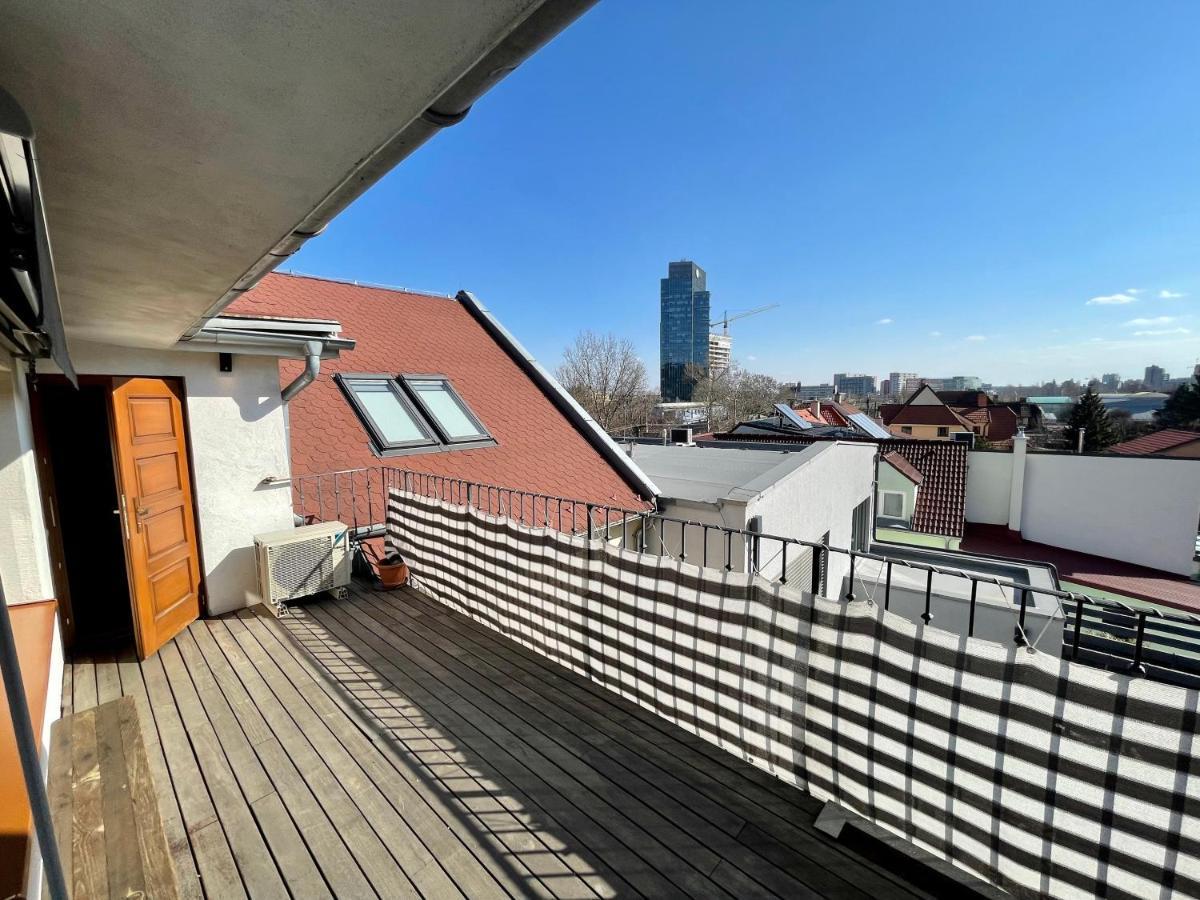 Beautiful And Romantic Penthouse With Two Terraces Bratislava Luaran gambar