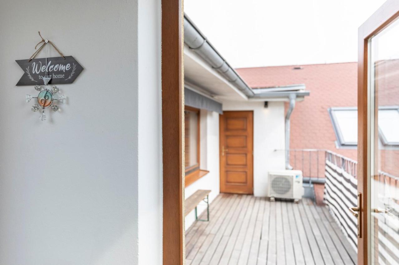 Beautiful And Romantic Penthouse With Two Terraces Bratislava Luaran gambar