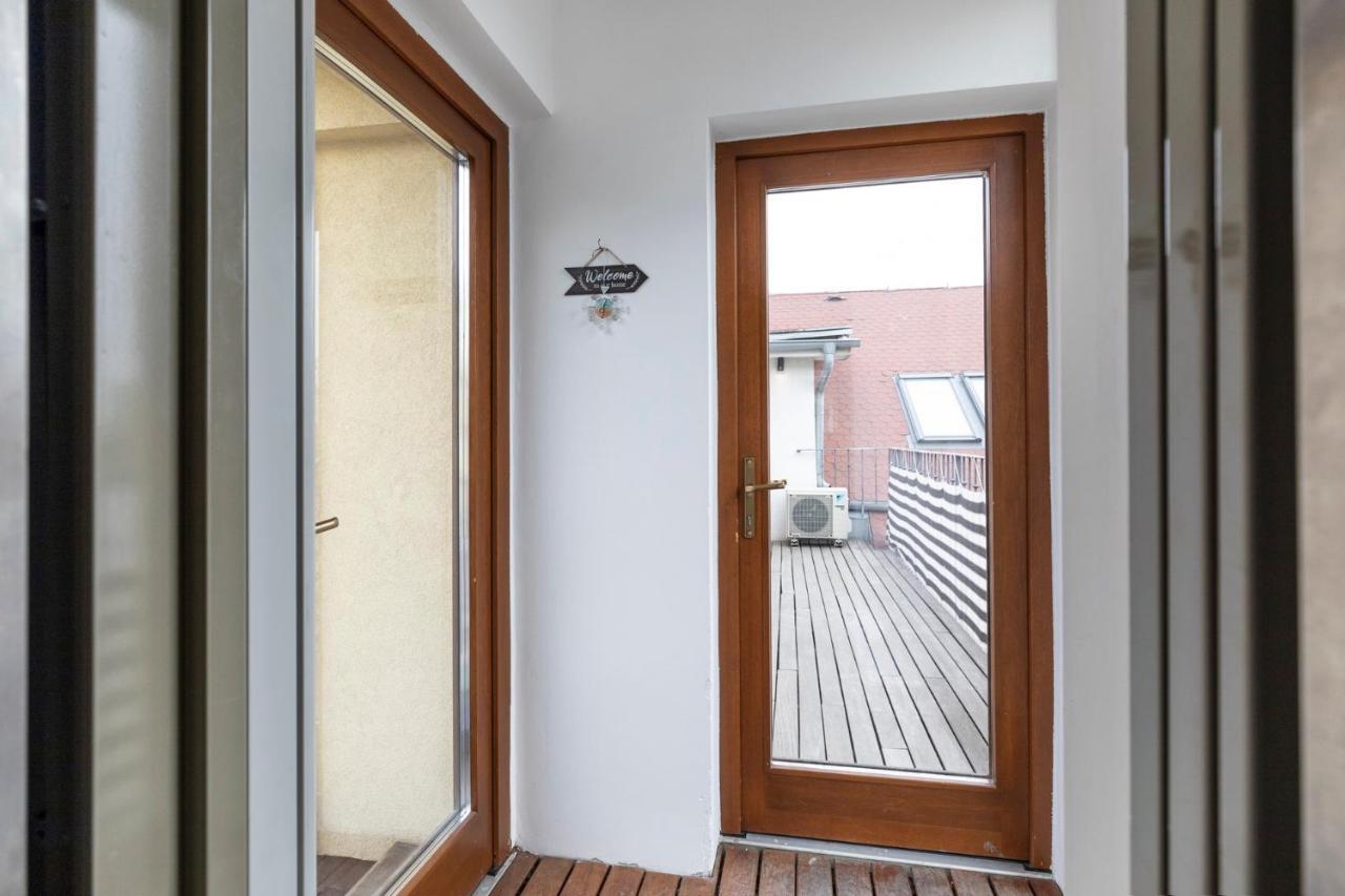 Beautiful And Romantic Penthouse With Two Terraces Bratislava Luaran gambar